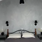 扎非里一室公寓 公寓式酒店 Naxos City
