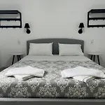 扎非里一室公寓 公寓式酒店 Naxos City