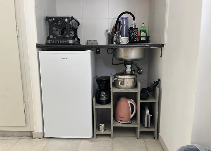 Zafiri アパートホテル