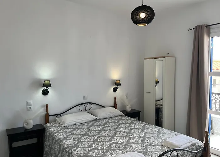 アパートホテル Zafiri Naxos City