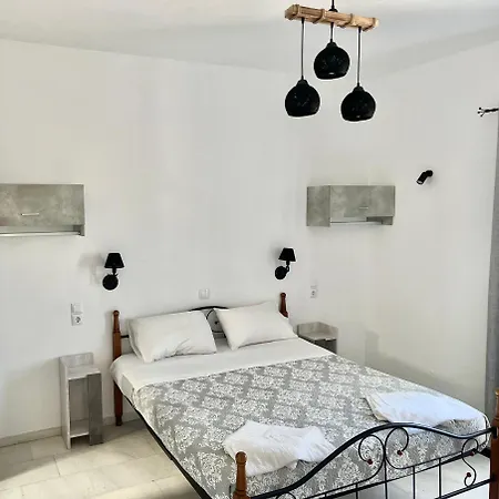 Ξενοδοχείο με διαμερίσματα Zafiri Naxos City