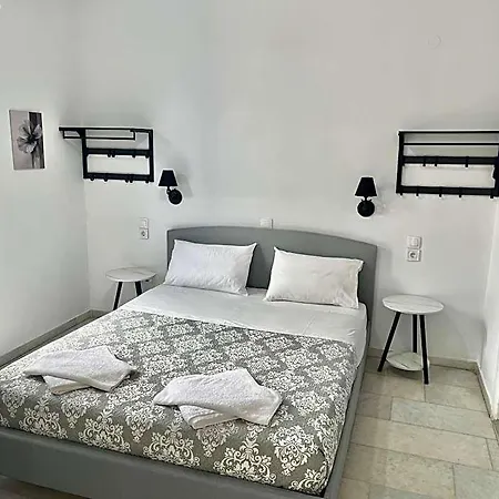 Zafiri Lägenhetshotell Naxos City